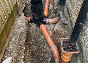 a-new-drainage-system-installation-with-chamber-london